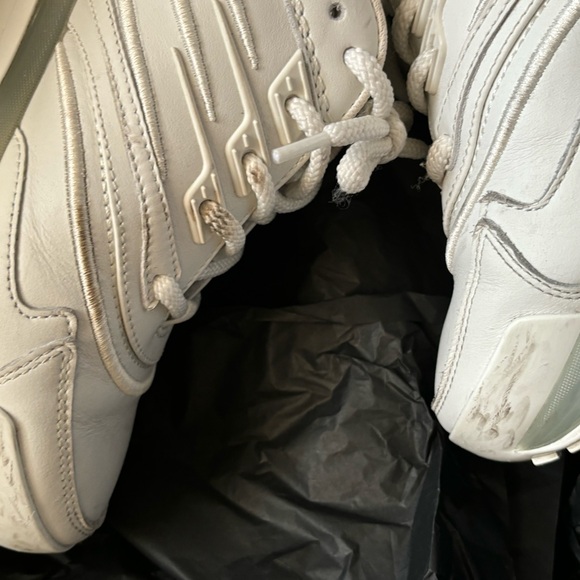 Givenchy Chito Sneakers - Picture 14 of 15